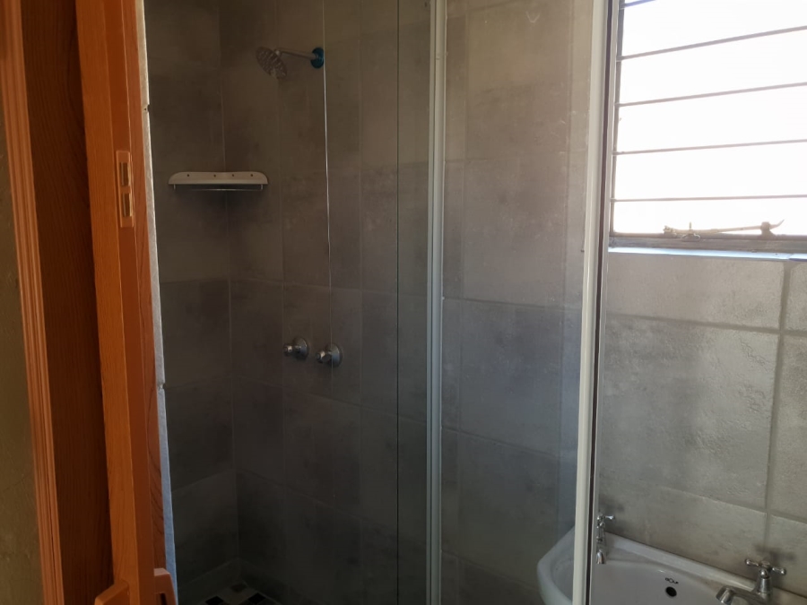 To Let 1 Bedroom Property for Rent in Meiringspark North West